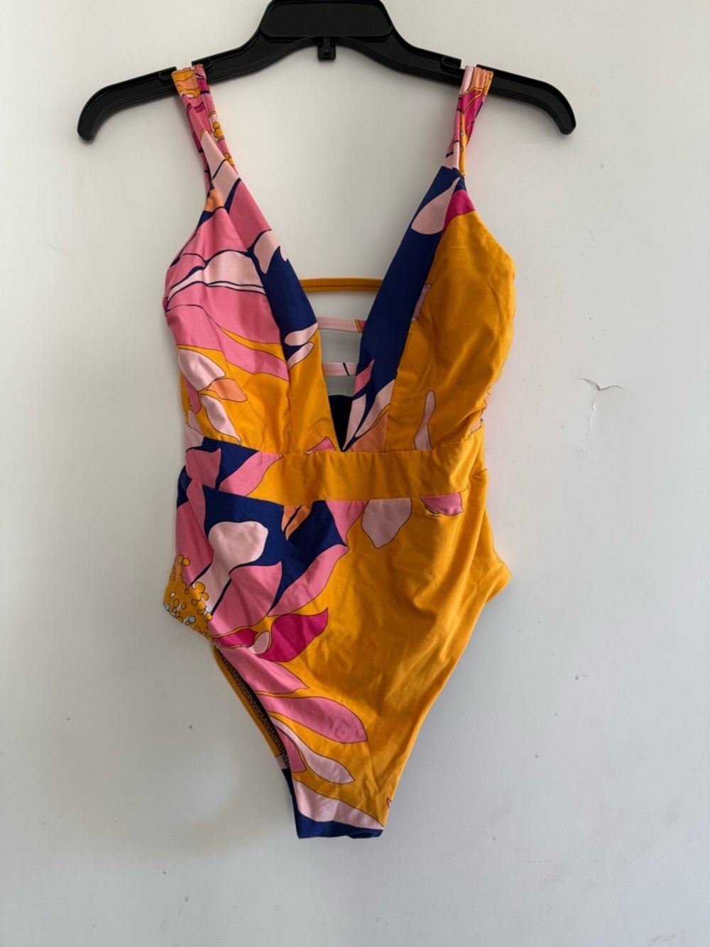 Trina Turk Breeze Floral Plunge Mailot Swimsuit Size US6 - Picture 2 of 5
